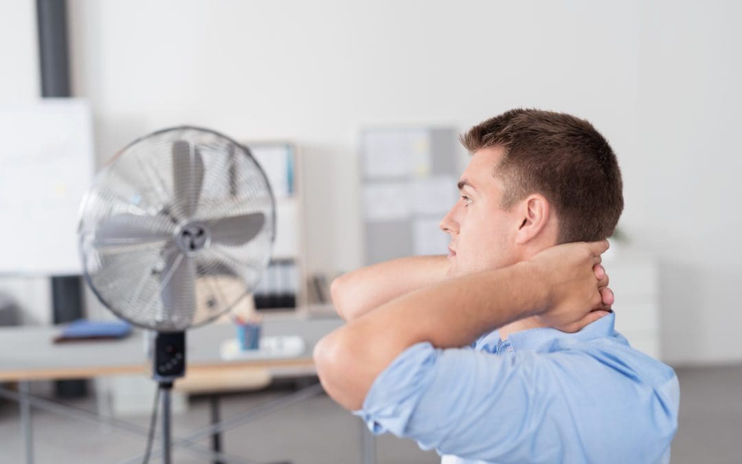 Ventilator nutzen oder Handy aufladen: Was ist im Büro erlaubt?